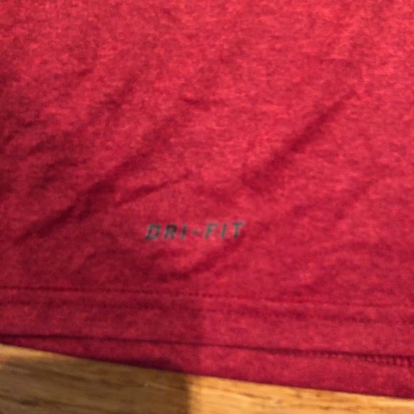 EUC Nike DRI-FIT performance tee - Picture 4 of 5